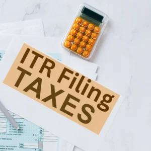 ITR फाइलिंग 2025 में जरूरी दस्तावेज़ों की सूची, जैसे पैन कार्ड, फॉर्म 16, बैंक स्टेटमेंट्स
