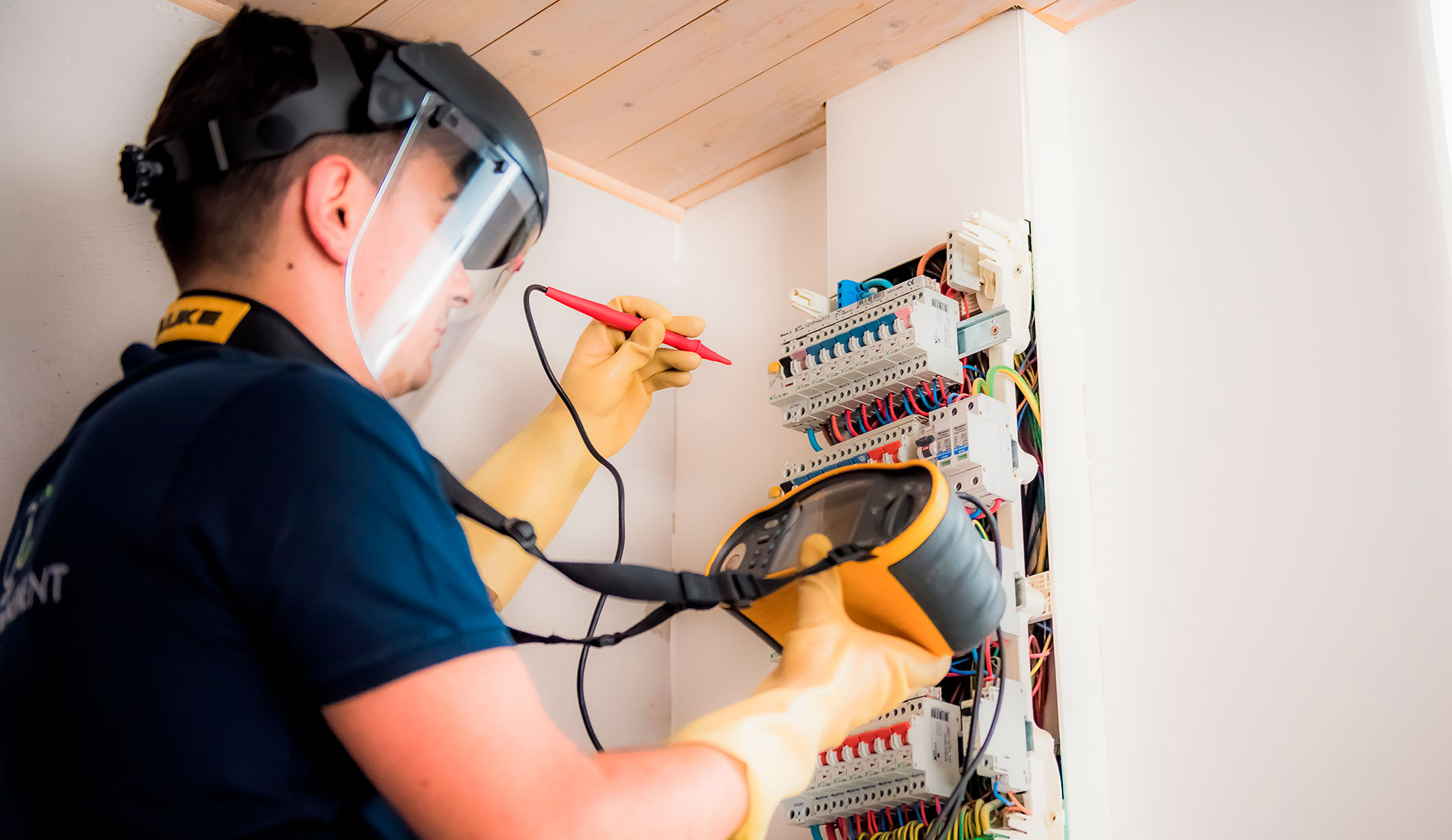 Emergency Electricians in Oldham