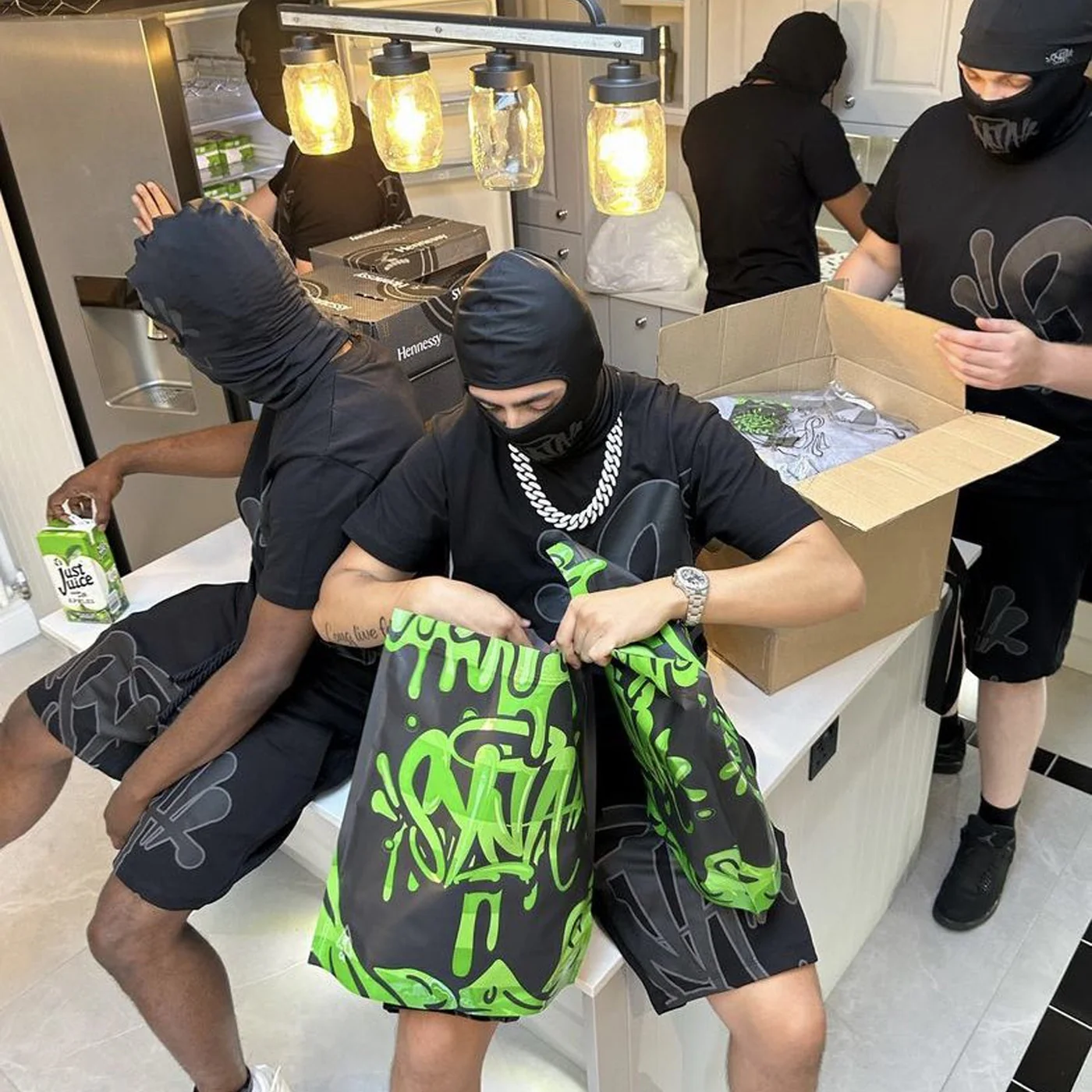 syna world | Official syna world clothing Store