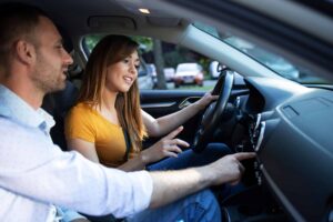 What to Know Before Choosing Driving Lessons in Milton Keynes