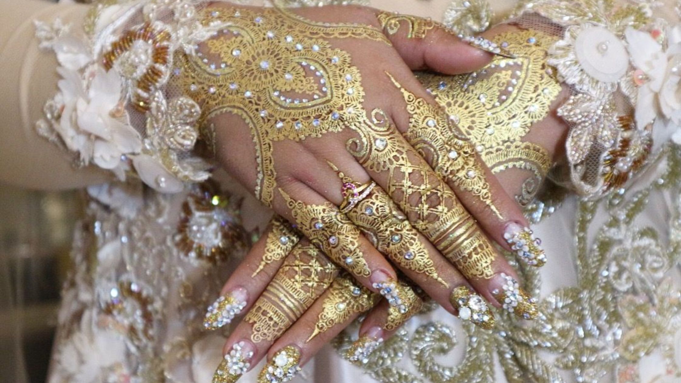 gold henna design in dubai